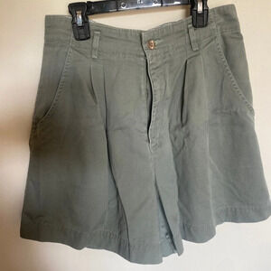 VINTAGE Dockers Green High Waist Pleated Shorts - 15” waist
